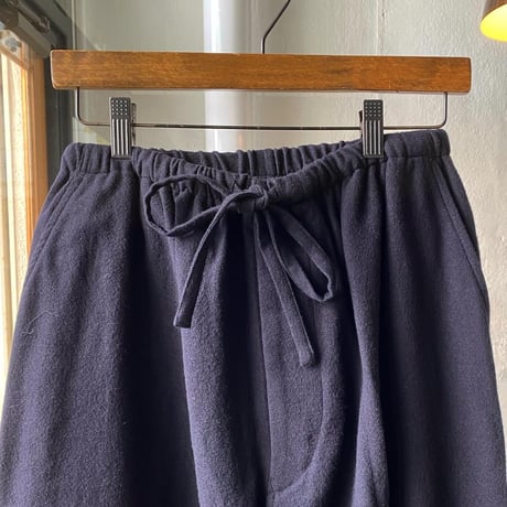 COMOLI   強縮ウール ドローストリングパンツ