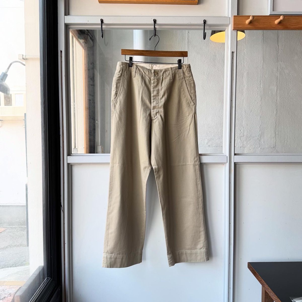 名作COMOLI 25SS KHAKI サイズ2 チノパンツ B01-03021 COMOLI 25SS KHAKI サイズ2 チノパンツ B01-03021 - メルカリ