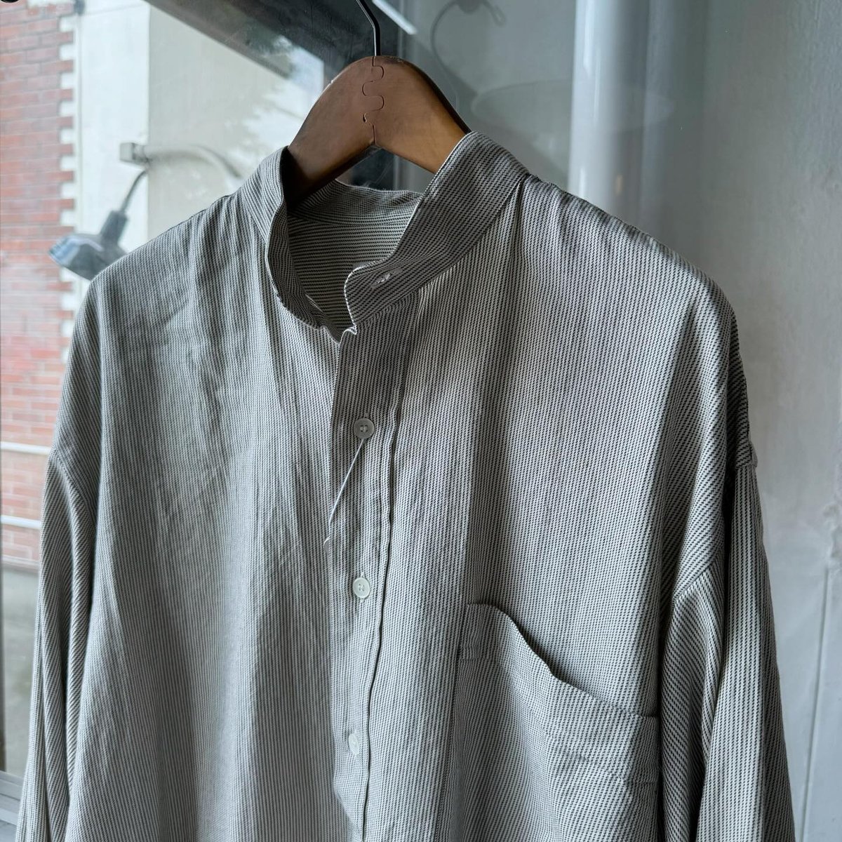 COMOLI C/CA ストライプ プルオーバーシャツ | Less Higashikawa COMOLI C/CA ストライプ プルオーバーシャツ | Less Higashikawa