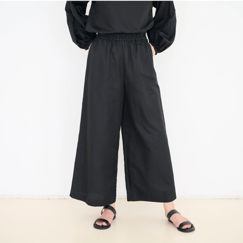 ATELIER MANIS ワイドパンツ 黒 ATELIER MANIS ワイドパンツ 黒