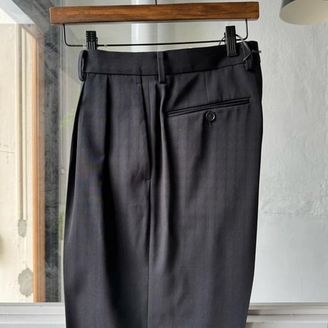 AURALEE　LIGHT WOOL MAX GABARDINE TWO-TUCK SLACKS