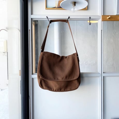 COMOLI　ヘンプダックショルダーバッグ