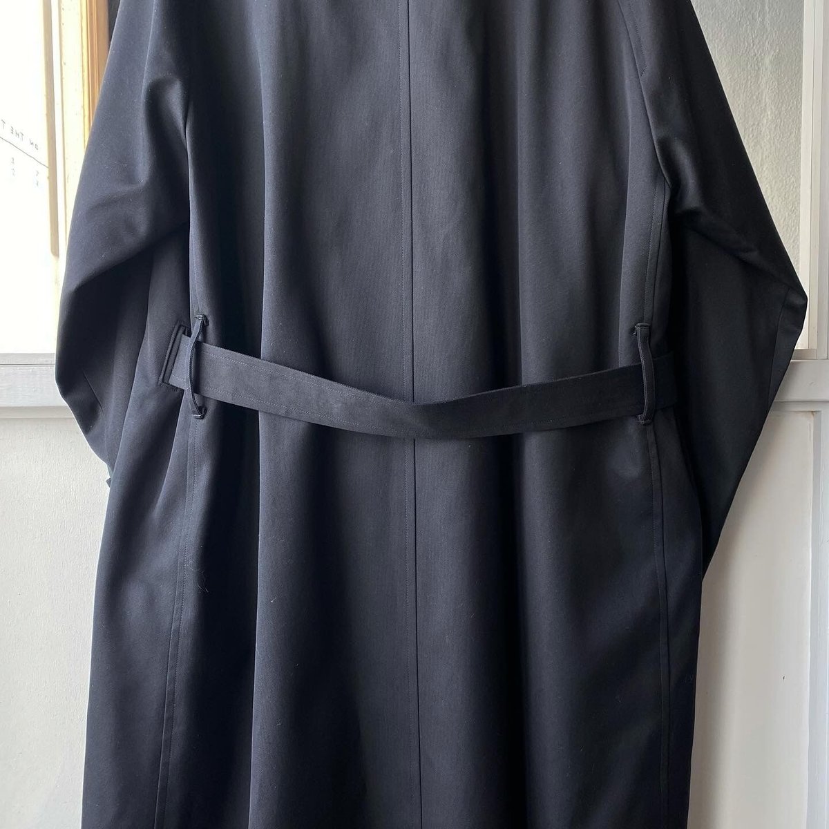 COMOLI コットンギャバ タイロッケンコート (BLACK) | Less COMOLI コットンギャバ タイロッケンコート (BLACK) | Less