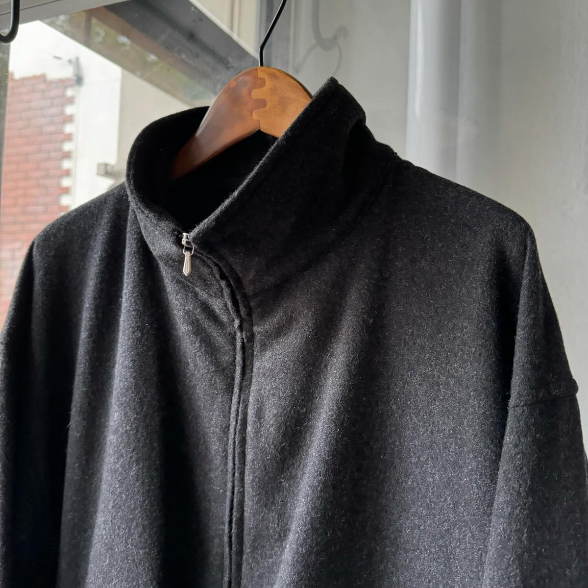 COMOLI カシミヤ トラックジャケット | Less Higashikawa COMOLI カシミヤ トラックジャケット | Less Higashikawa