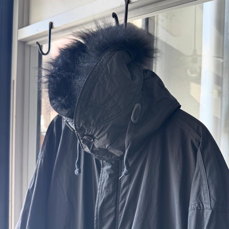 COMOLI コットンナイロン ミリタリーフーデッドコート | Less Higashikawa