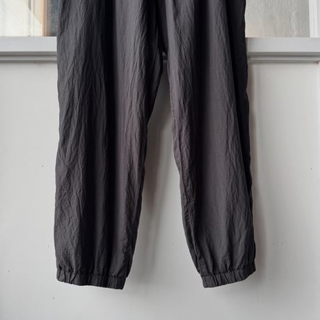 COMOLI　シルク製品染 ドローストリングパンツ