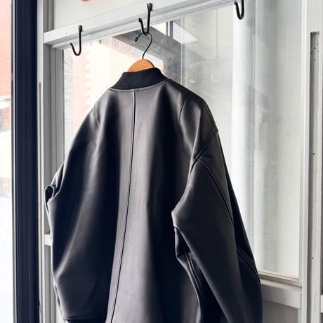 COMOLI　カーフスキン ジップブルゾン