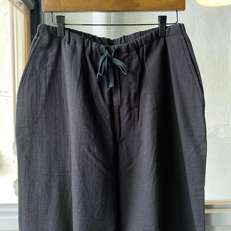 COMOLI ウールビエラ ドローストリングパンツ | Less Higashikawa COMOLI ウールビエラ ドローストリングパンツ | Less Higashikawa