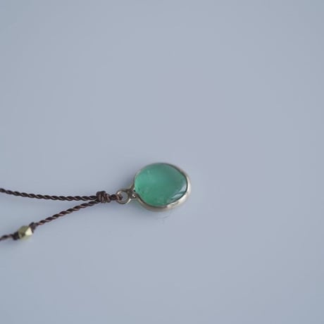 Margaret Solow 　 Enclosed Emerald Cabochon  Necklace