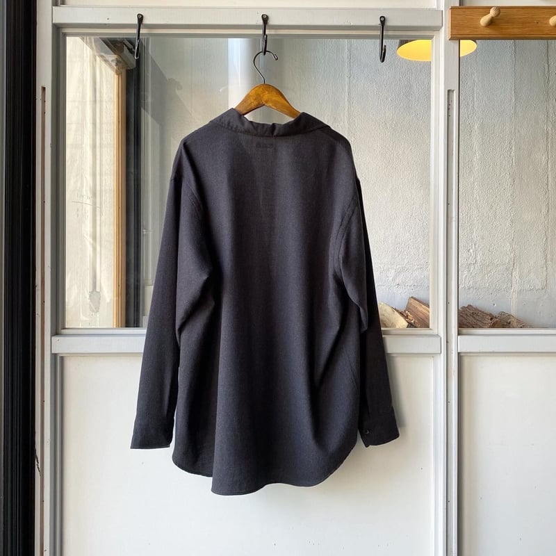 COMOLI ウールビエラ スキッパーシャツ | Less Higashikawa COMOLI ウールビエラ スキッパーシャツ | Less Higashikawa