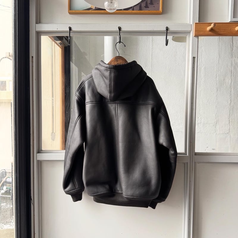 COMOLI シープスキン ジップパーカ | Less Higashikawa