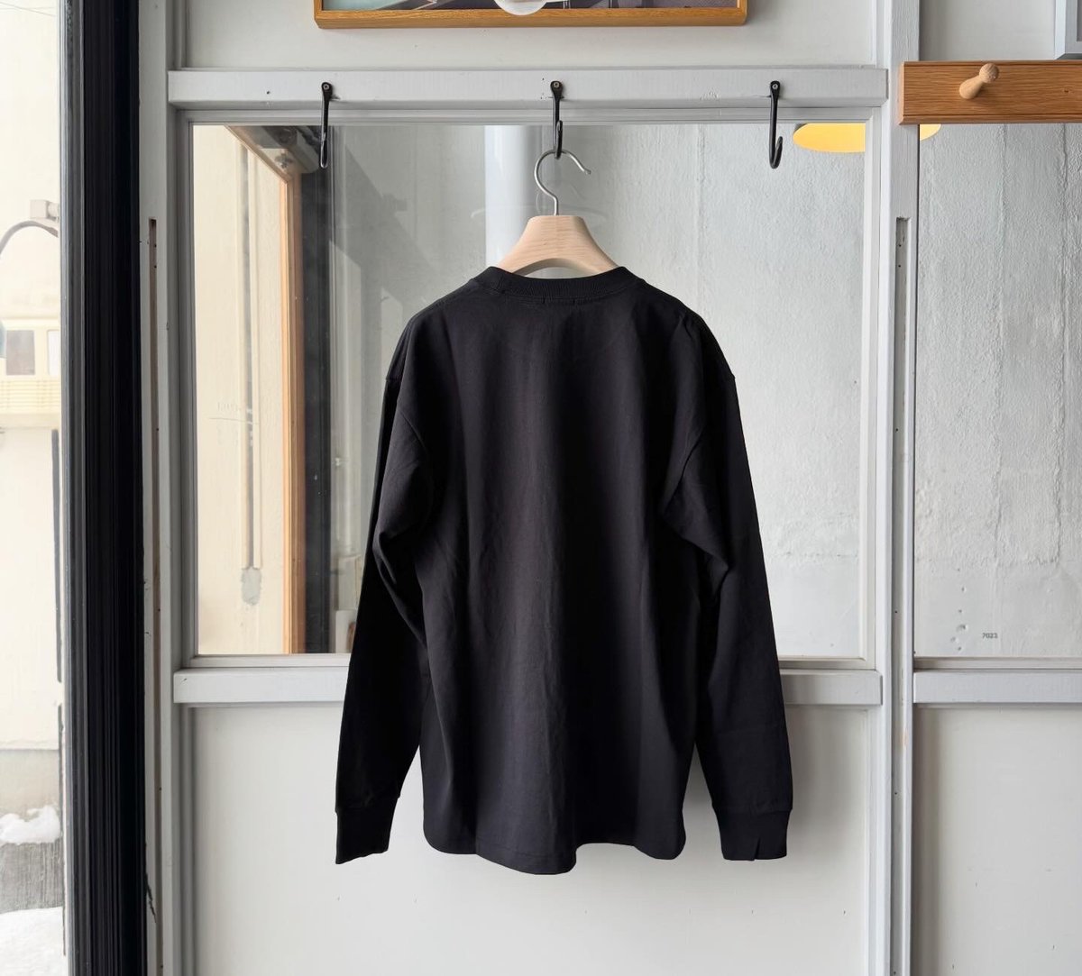 COMOLI コットンジャージ 長袖Tシャツ | Less Higashikawa