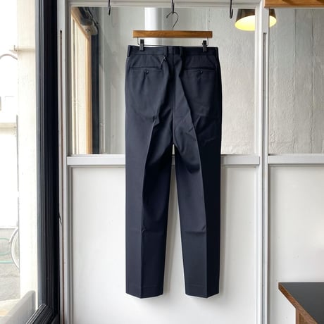 AURALEE 　LIGHT WOOL MAX GABADINE TWO-TUCK SLACKS