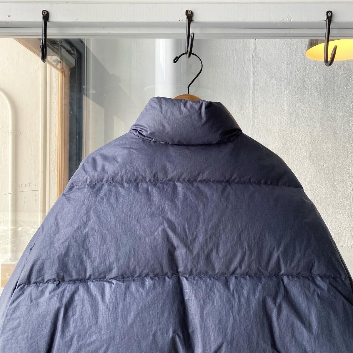 COMOLI コットンナイロン ダウンジャケット | Less Higashikawa