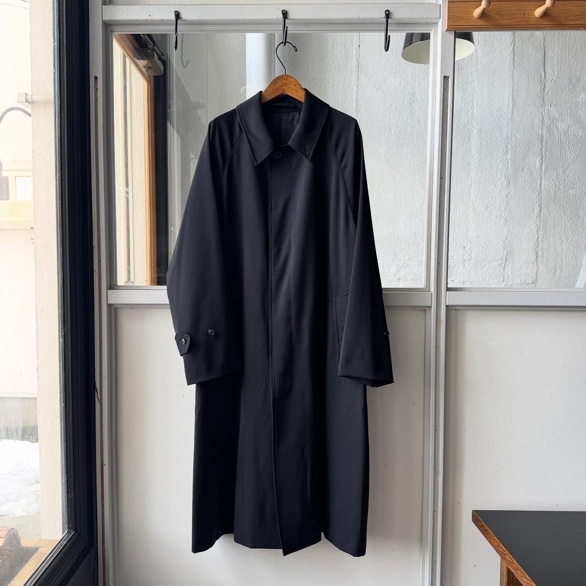 COMOLI ウールギャバ バルカラーコート | Less Higashikawa