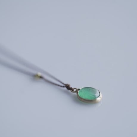 Margaret Solow 　 Enclosed Emerald Cabochon  Necklace