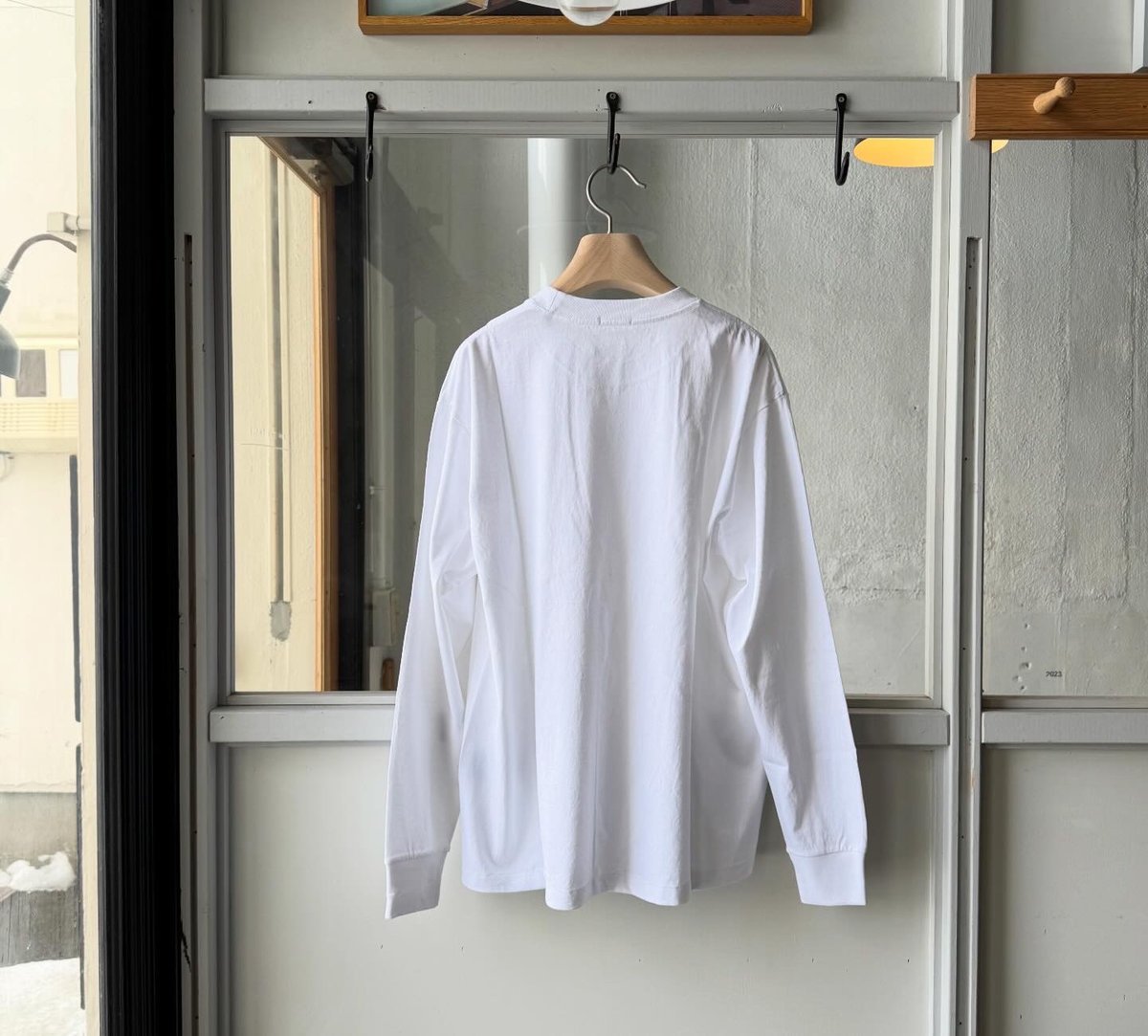 COMOLI コットンジャージ 長袖Tシャツ | Less Higashikawa