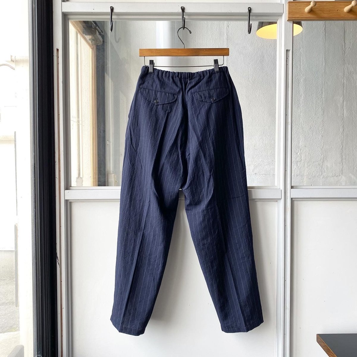 COMOLI ウールストライプ ドローストリングパンツ | Less COMOLI ウールストライプ ドローストリングパンツ | Less