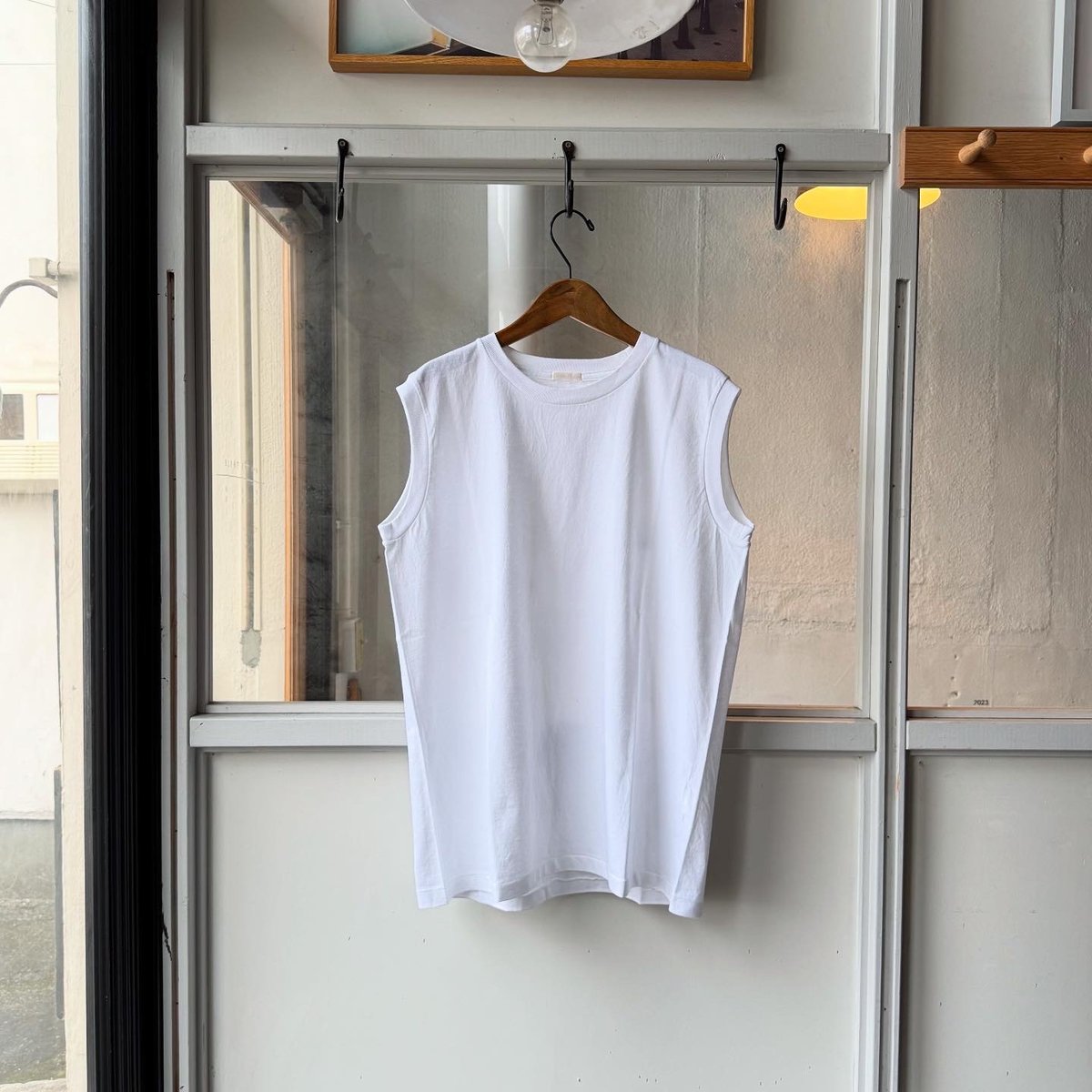 COMOLI  ノースリーブシャツ COMOLI 空紡天竺 ノースリーブ | 大阪心斎橋のメンズ洋服の