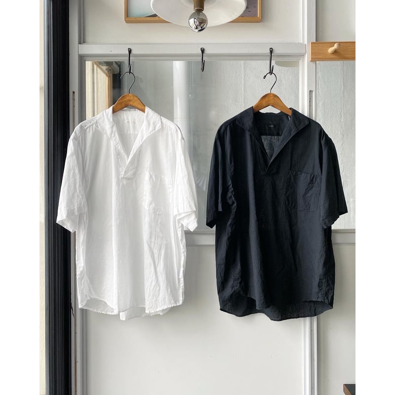 COMOLI ベタシャン スキッパー半袖シャツ | Less Higashikawa COMOLI ベタシャン スキッパー半袖シャツ | Less Higashikawa
