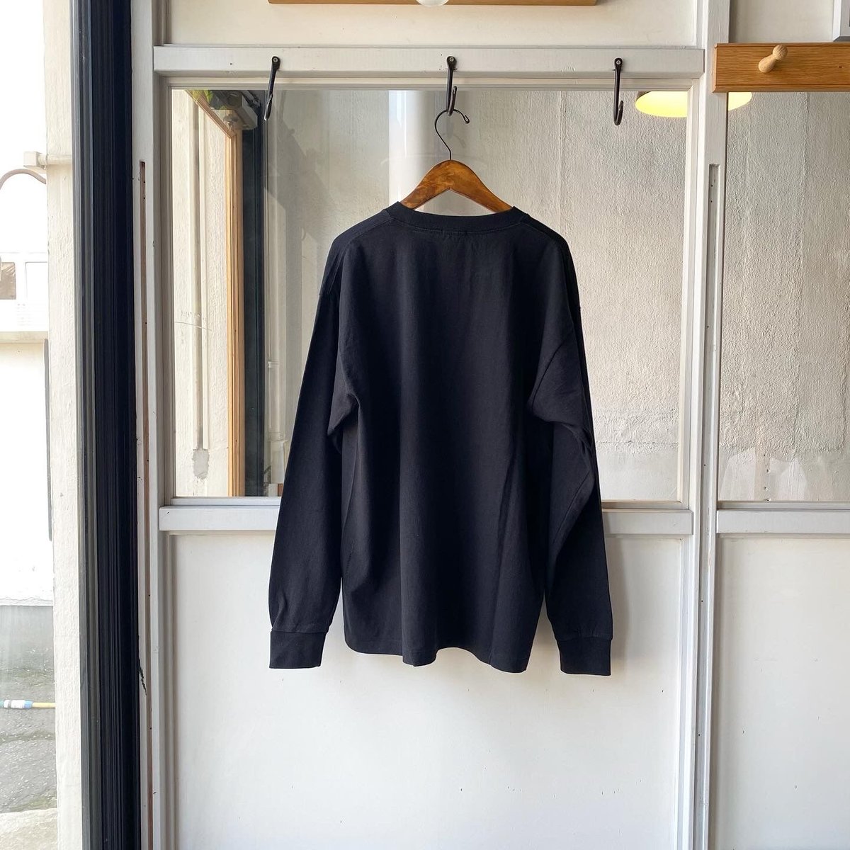 COMOLI 空紡天竺 長袖Tシャツ | Less Higashikawa