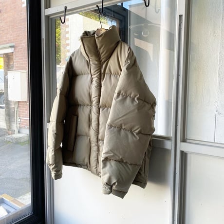 AURALEE 　FINX POLYESTER CHAMBRAY DOWN COAT