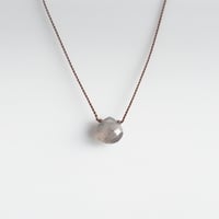 Margaret Solow 　Small Faceted Stone Necklace     Labradorite （灰・虹）