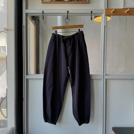 COMOLI　製品染 ドローストリングパンツ