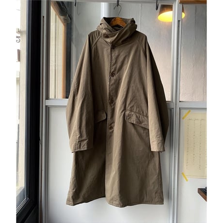 COMOLI フーデッドコート