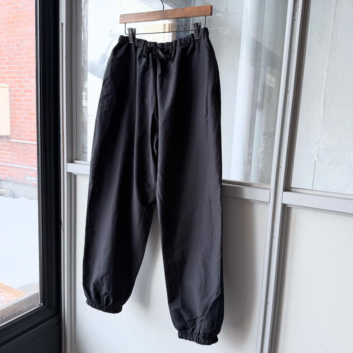 COMOLI リバーシブル パンツ | Less Higashikawa COMOLI リバーシブル パンツ | Less Higashikawa