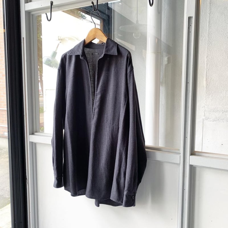 COMOLI ウールビエラ スキッパーシャツ | Less Higashikawa COMOLI ウールビエラ スキッパーシャツ | Less Higashikawa