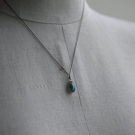 Margaret Solow 　 Enclosed Peruvian Blue Opal Necklace