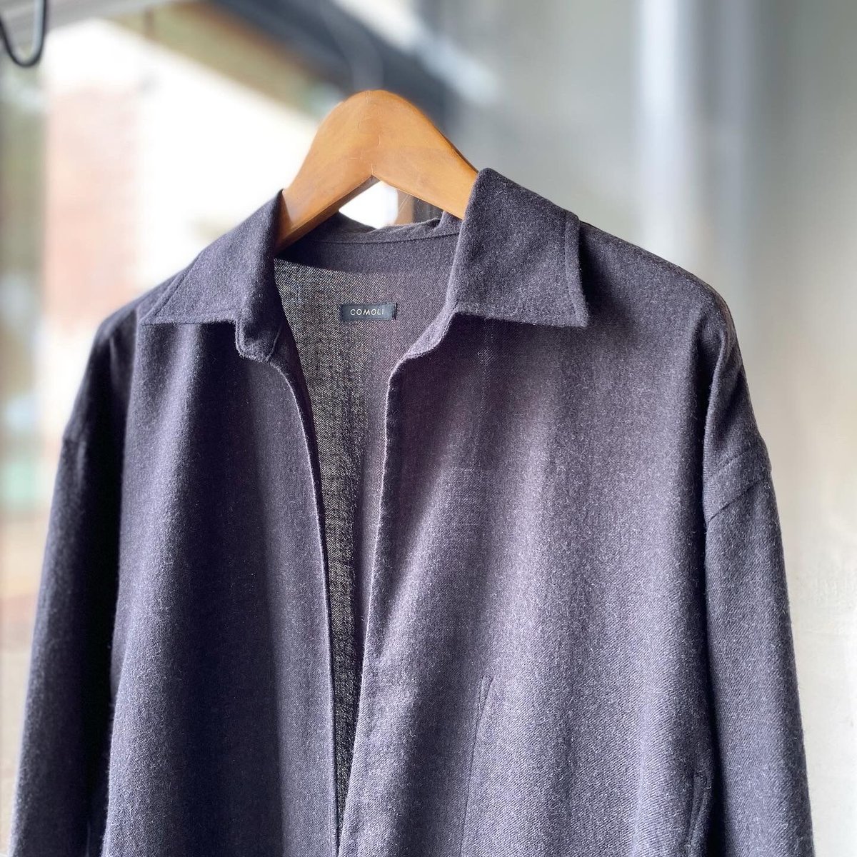 COMOLI ウールビエラ スキッパーシャツ | Less Higashikawa COMOLI ウールビエラ スキッパーシャツ | Less Higashikawa