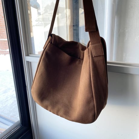 COMOLI　ヘンプダックショルダーバッグ