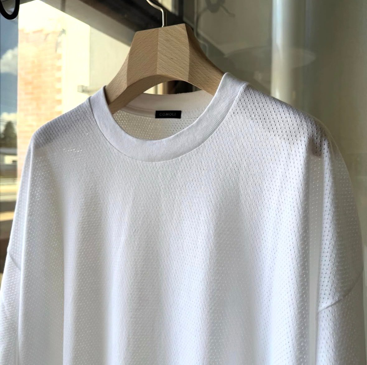 COMOLI コットンメッシュ 半袖Tシャツ | Less Higashikawa