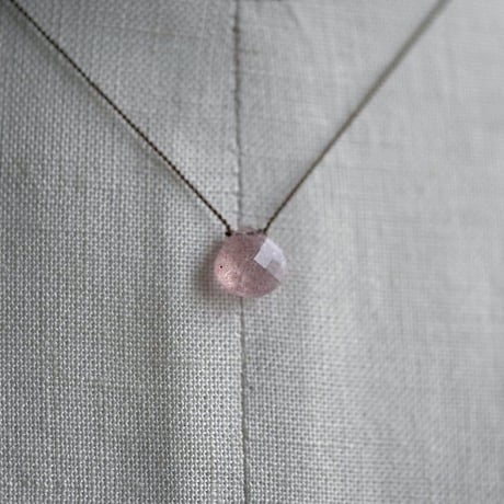 Margaret Solow 　 Faceted  Strawberry Quartz Necklace