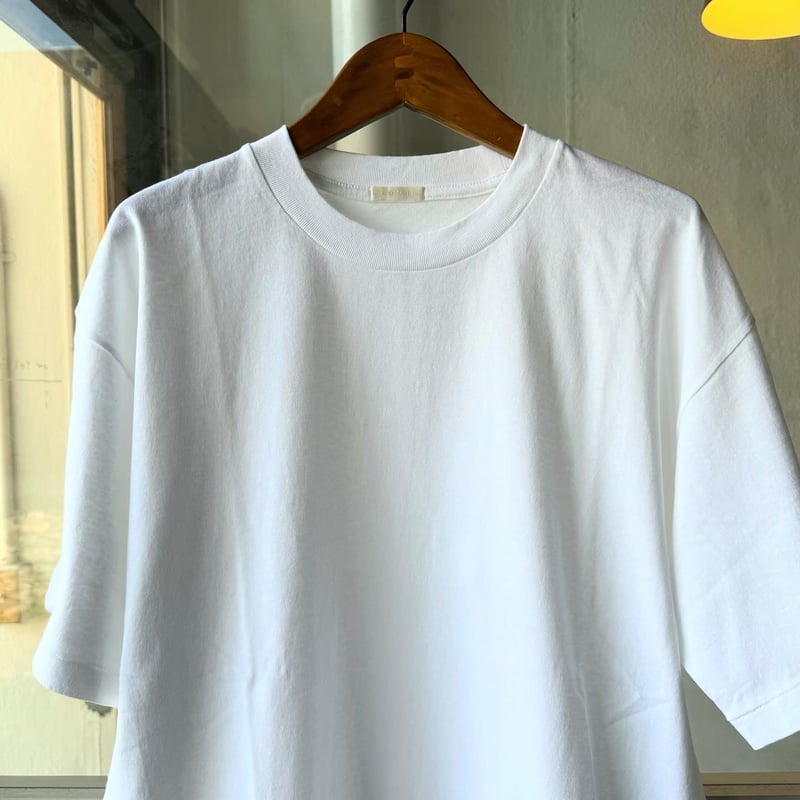 COMOLI コットンジャージ 半袖Tシャツ | Less Higashikawa COMOLI コットンジャージ 半袖Tシャツ | Less Higashikawa