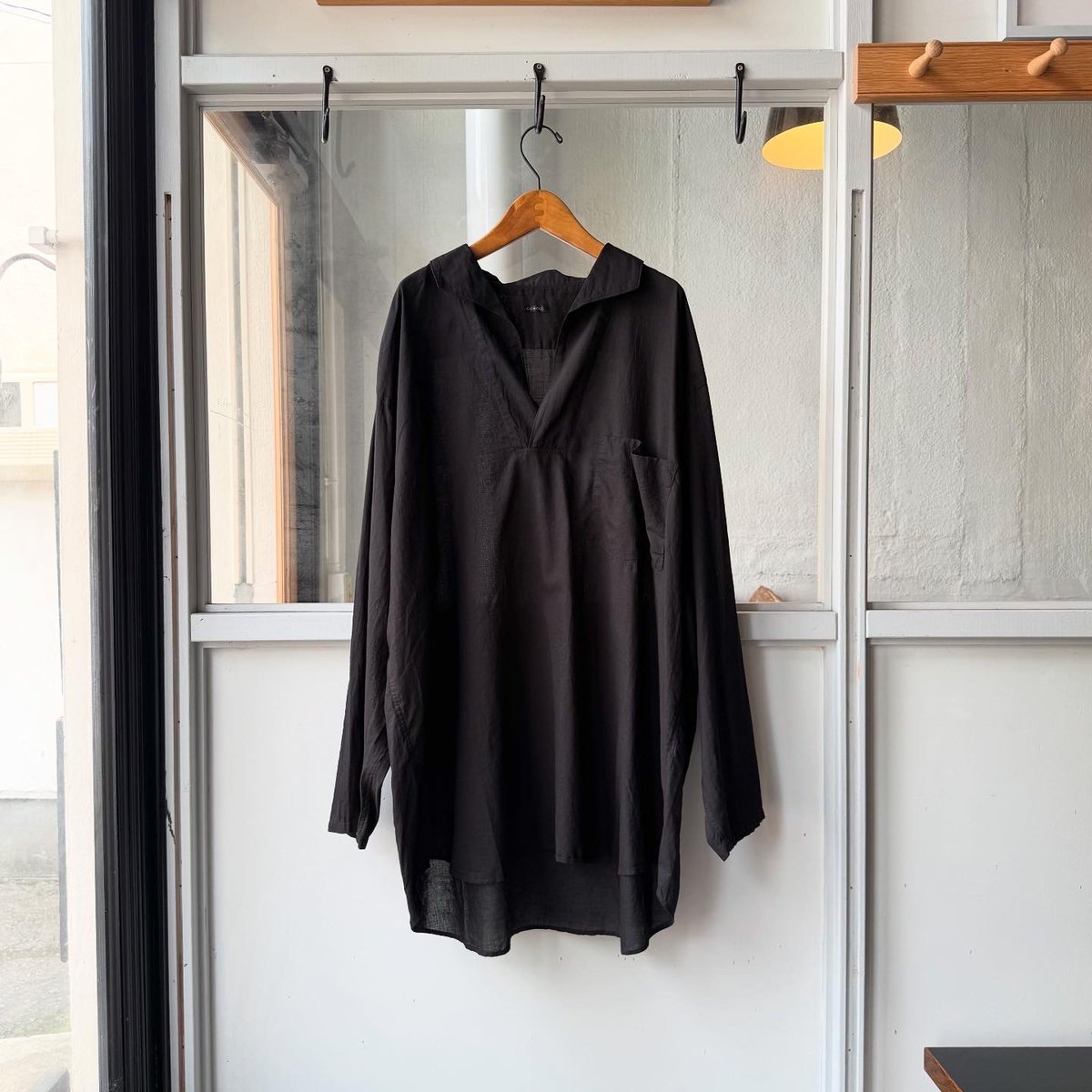 【美品】COMOLI KHADIコットン パジャマ 黒 2 (上下) COMOLI KHADIコットン パジャマ | Less Higashikawa