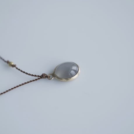 Margaret Solow 　 Enclosed Labradorite Cabochon Necklace