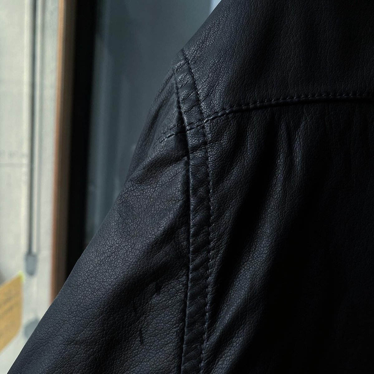 COMOLI レザー コモリシャツ | Less Higashikawa COMOLI レザー コモリシャツ | Less Higashikawa