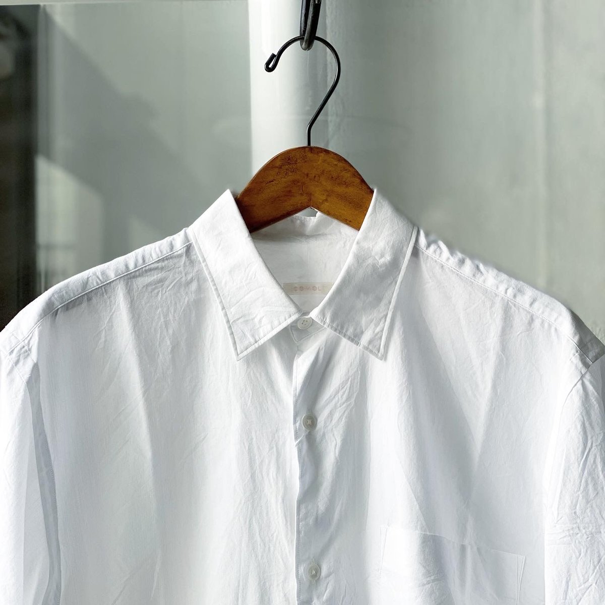 【美品✨】 COMOLI コモリ ショートスリーブ シャツ 半袖 ホワイト 2 COMOLI コモリシャツ ショートスリーブ | Less Higashikawa