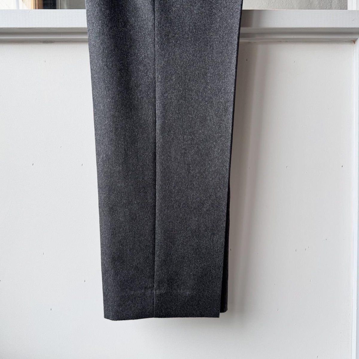 AURALEE CASHMERE MOLESKIN TWO-TUCK SLACKS | Les
