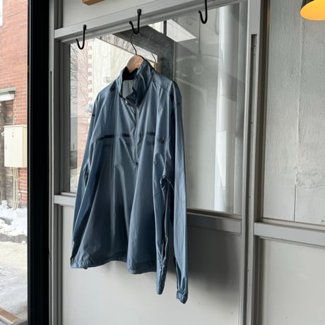 AURALEE　LIGHT NYLON HALF ZIP P/O