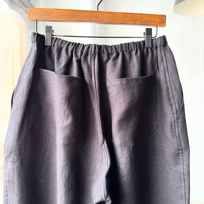 COMOLI カナパ ドローストリングパンツ | Less Higashikawa