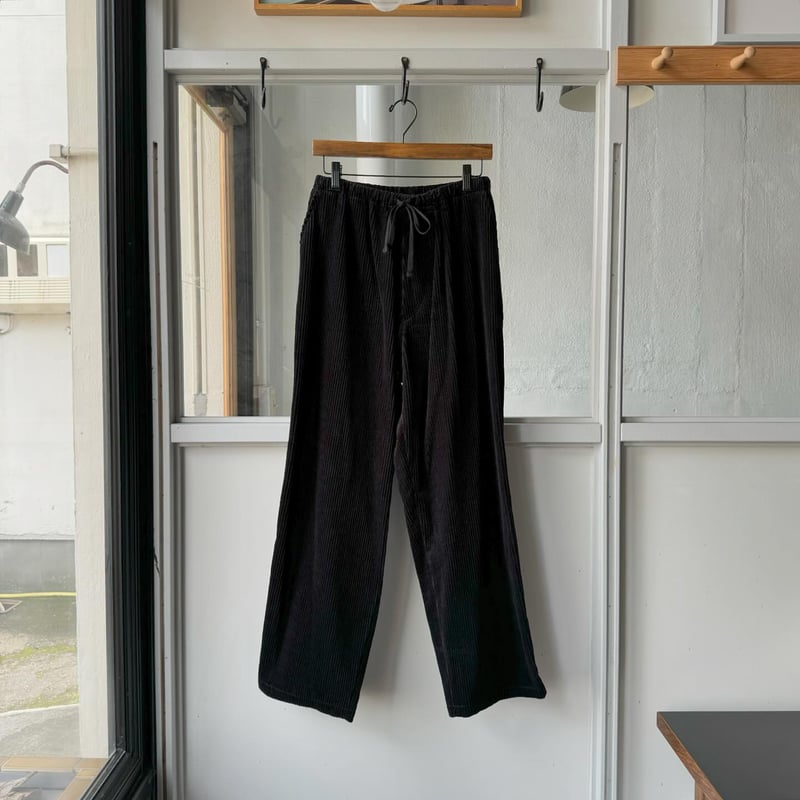新品 COMOLI 24AW コーデュロイ ドローストリングパンツ サイズ3 新品 COMOLI 24AW コーデュロイ ドローストリングパンツ サイズ3