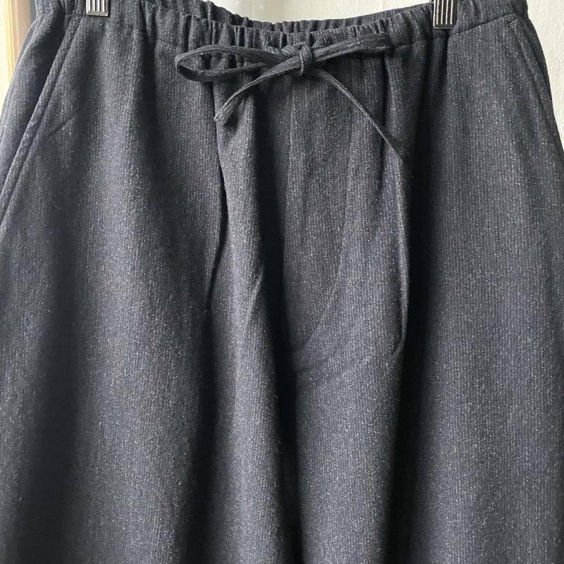 COMOLI リファインウール ドローストリングパンツ | Less COMOLI リファインウール ドローストリングパンツ | Less