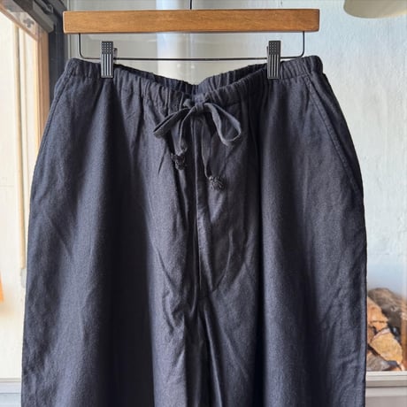 COMOLI　カシミヤシルク 製品染ドローストリングパンツ