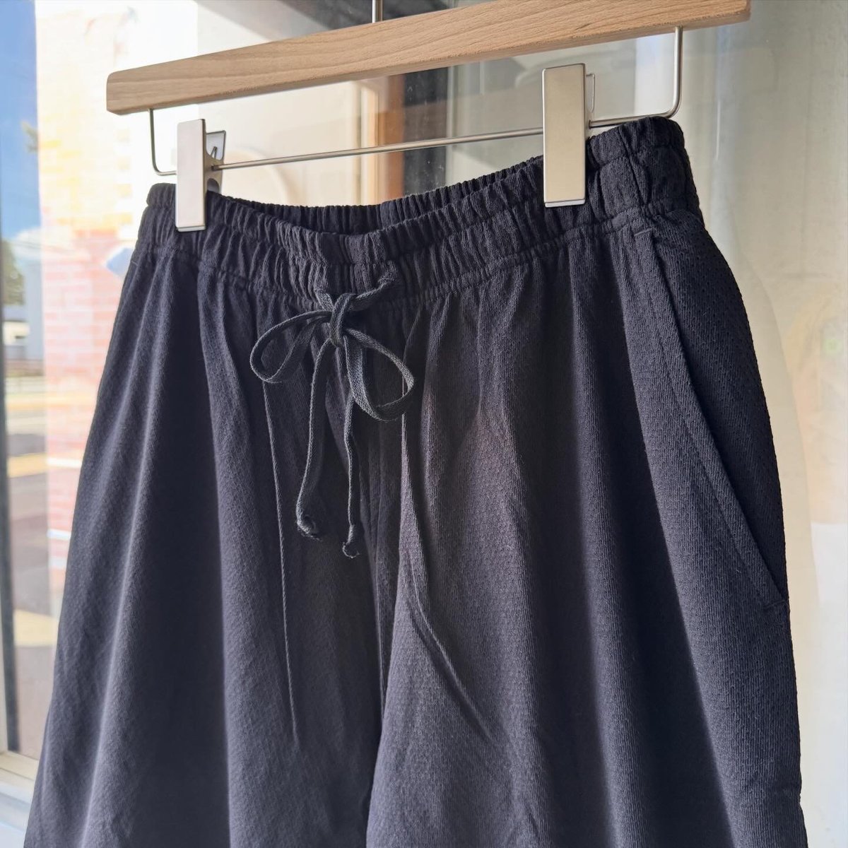 COMOLI コットンメッシュ ショーツ | Less Higashikawa