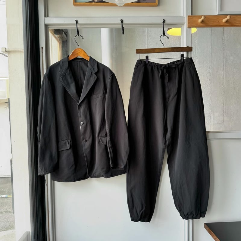 COMOLI 製品染 ドローストリングパンツ | Less Higashikawa COMOLI 製品染 ドローストリングパンツ | Less Higashikawa
