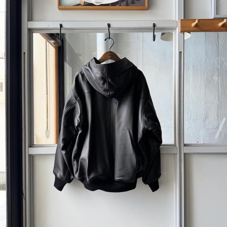 COMOLI　カーフスキン ジップパーカ